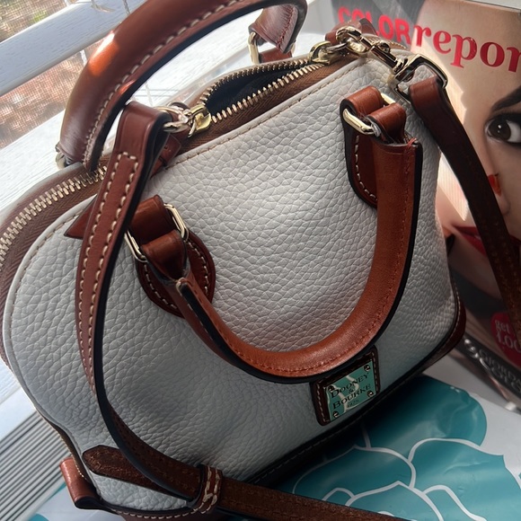 Like New Dooney & Bourke Bag “ worn only once” - Picture 5 of 8